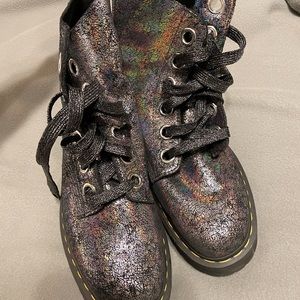 NWT Dr. Martens Molly Boot in Iridescent Crackle